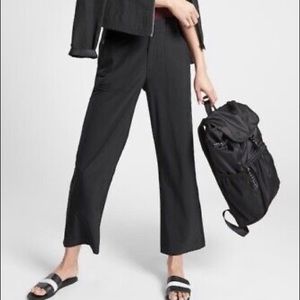 ATHLETA Tribeca Utility Crop Pant Sz 6